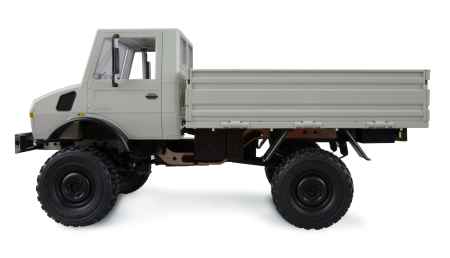 Seitenansicht des Amewi Unimog Basic 1:12 RC Modells mit Allradantrieb